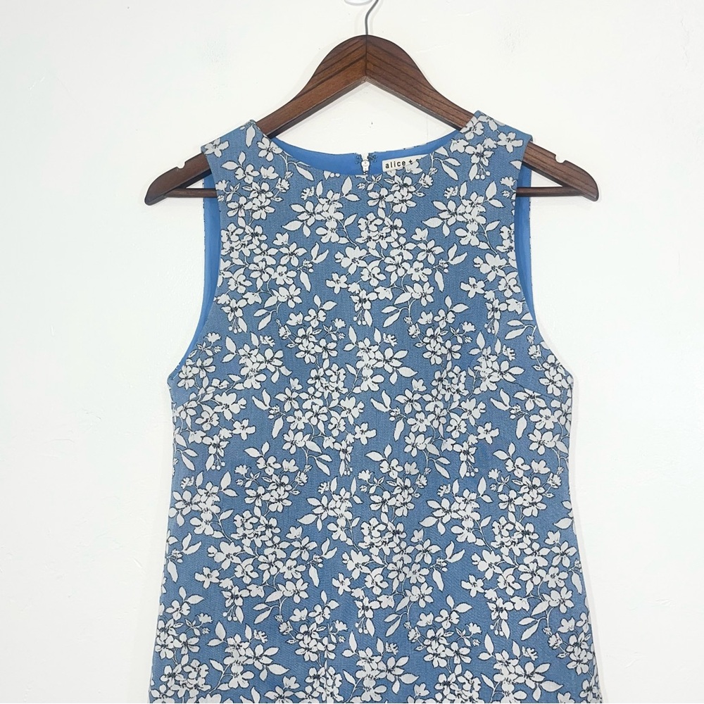 Alice + Olivia Clyde Cornflower Blue Floral Shift Mini Dress Size 4/ S - Picture 5 of 11